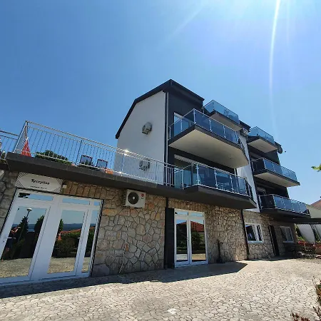 Blazevic, Heated Pool&jacuzzi * Dramalj