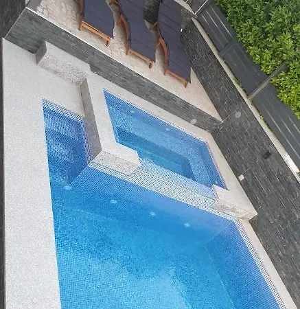 Blazevic, Heated Pool&jacuzzi Dramalj