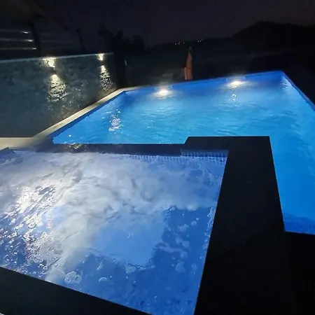 Blazevic, Heated Pool&jacuzzi Apartment Dramalj