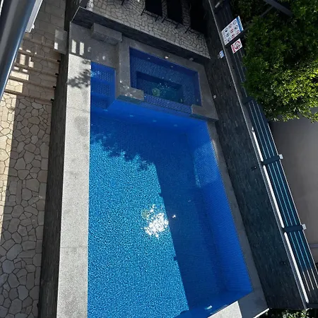 Blazevic, Heated Pool&jacuzzi Dramalj