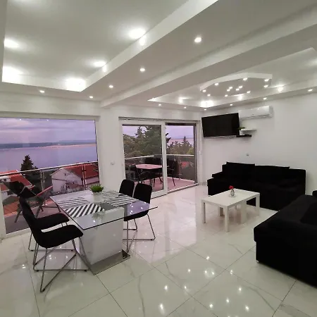 Blazevic, Heated Pool&jacuzzi Apartment Dramalj