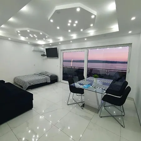 Апартаменты Blazevic, Heated Pool&jacuzzi