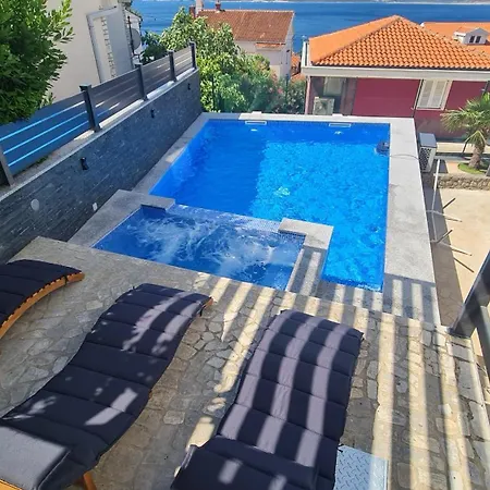 Апартаменты Blazevic, Heated Pool&jacuzzi Драмаль