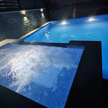 Апартаменты Blazevic, Heated Pool&jacuzzi