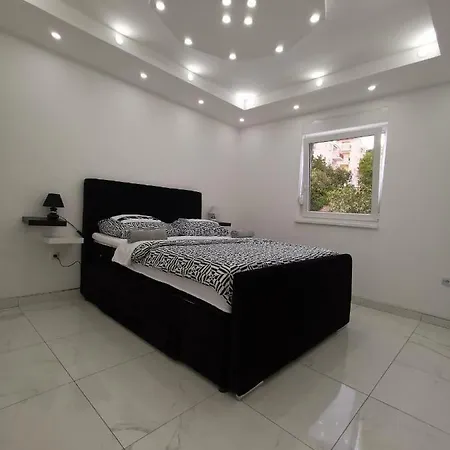 Апартаменты Blazevic, Heated Pool&jacuzzi